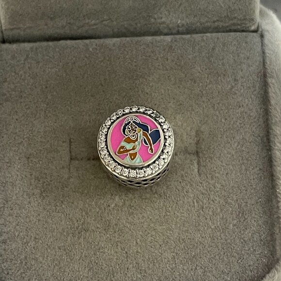 2025 Disney Parks runDisney Princess Weekend Pandora Charm Jasmine 10k - Picture 1 of 4